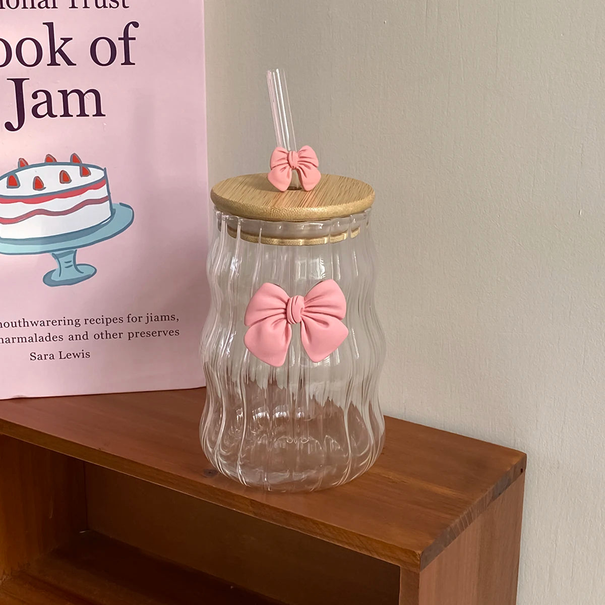 Glass Cup with Lid and Straw, Bow-Knot Aesthetic Coffee Tumbler Wavy Striped Clear Glassware for Iced Coffee, Milk, Tea & Juices