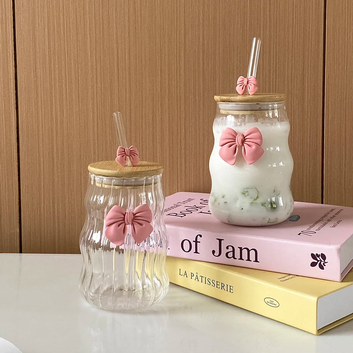 Glass Cup with Lid and Straw, Bow-Knot Aesthetic Coffee Tumbler Wavy Striped Clear Glassware for Iced Coffee, Milk, Tea & Juices