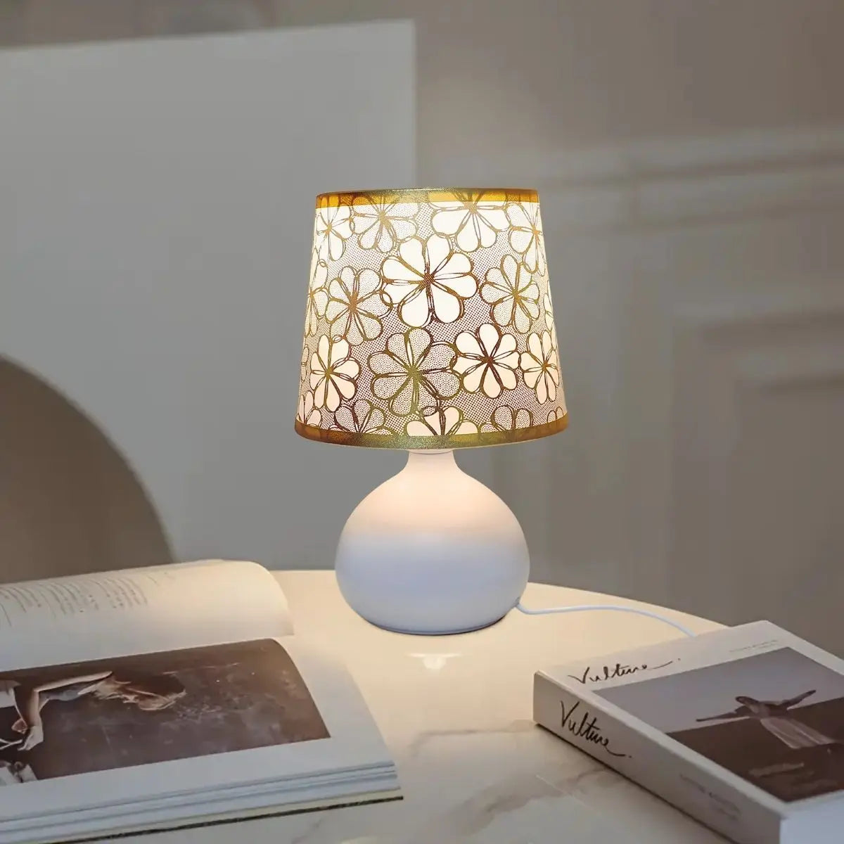 USB Modern Fabric Desk Lamp with Wire Control Switch, Warm Color Light, Bedroom Bedside Table Decoration Light, Bedside Lamp